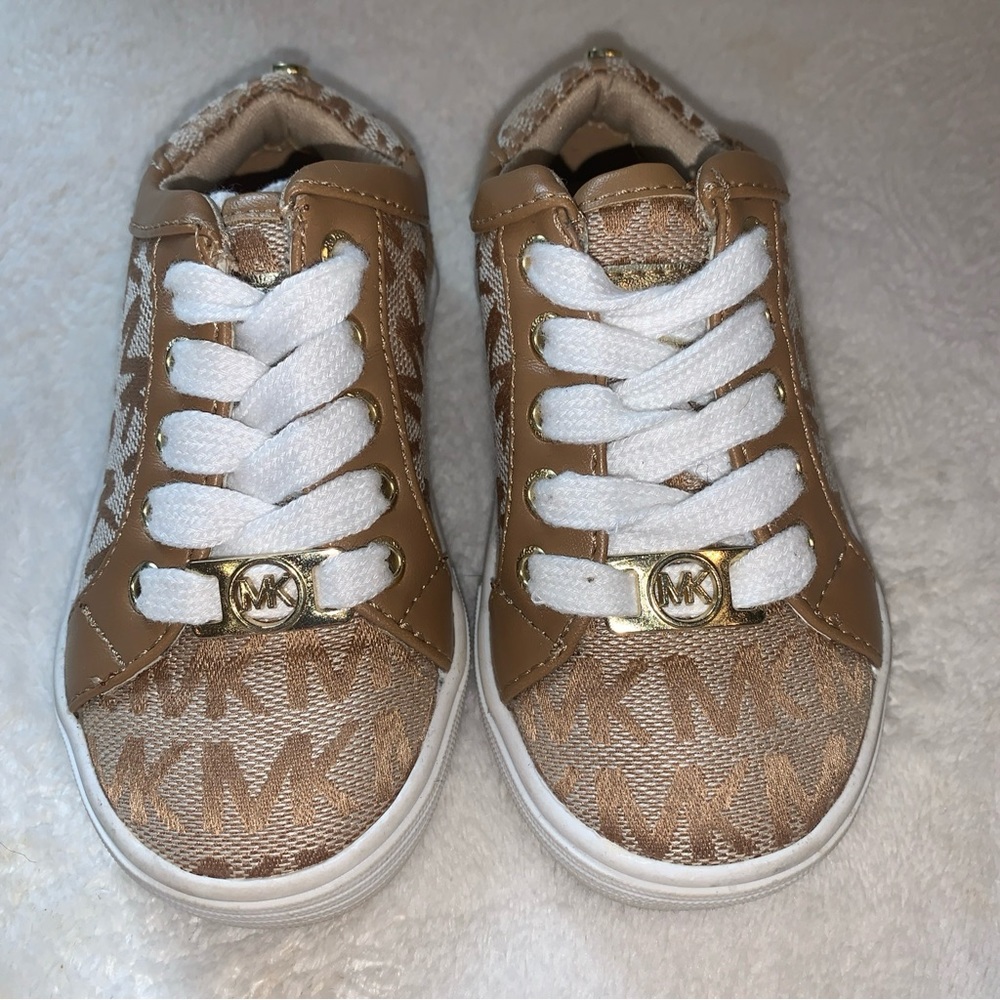 MICHAEL KORS- very gently used Girls Toddler Size 6 MK Gold/Tan Sneakers